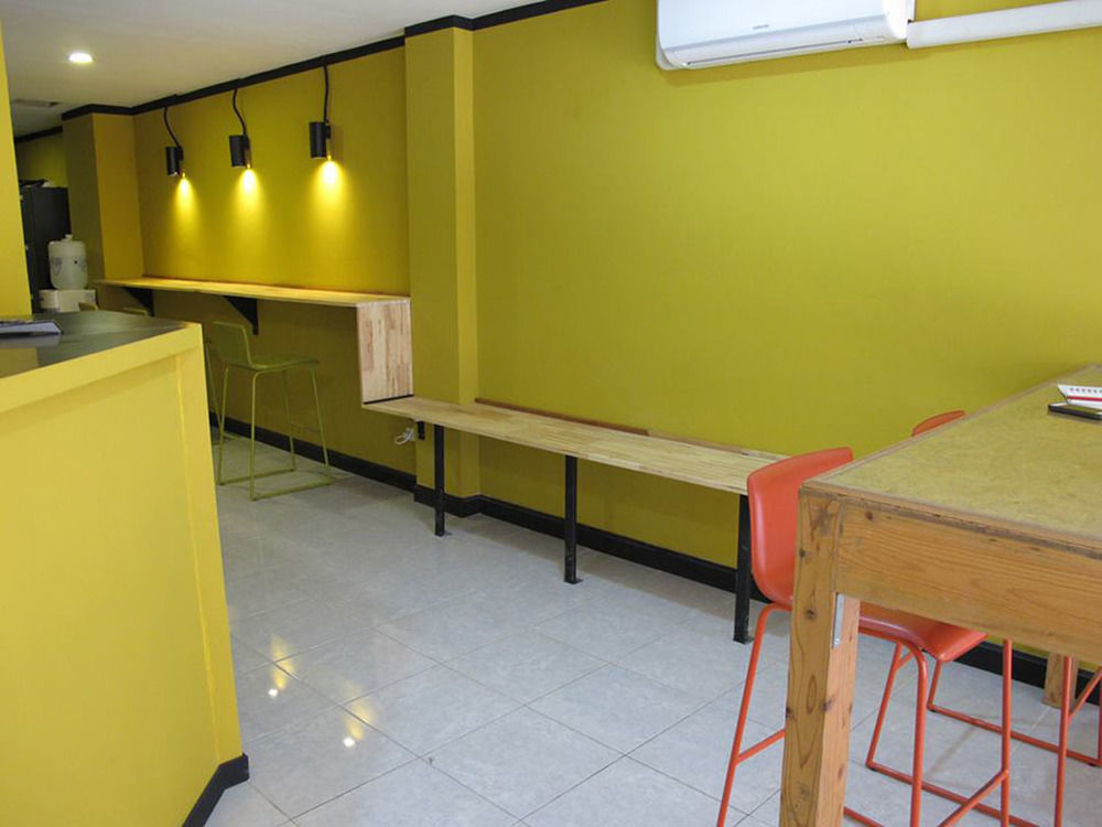 Why Not House Hostel Chiang Mai Buitenkant foto
