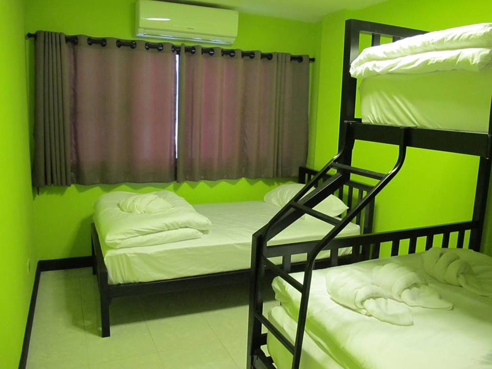 Why Not House Hostel Chiang Mai Buitenkant foto