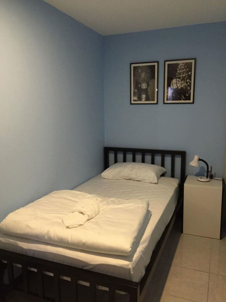 Why Not House Hostel Chiang Mai Buitenkant foto
