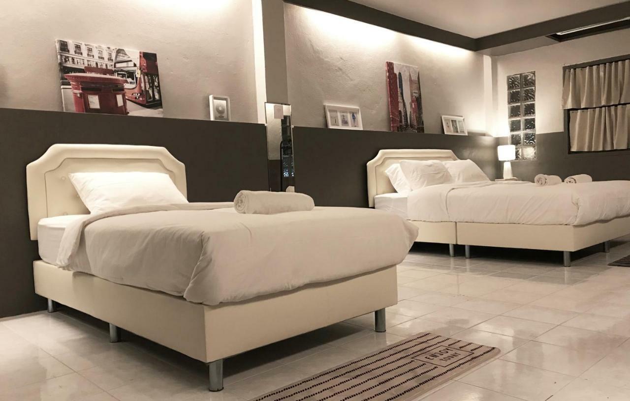 Why Not House Hostel Chiang Mai Buitenkant foto