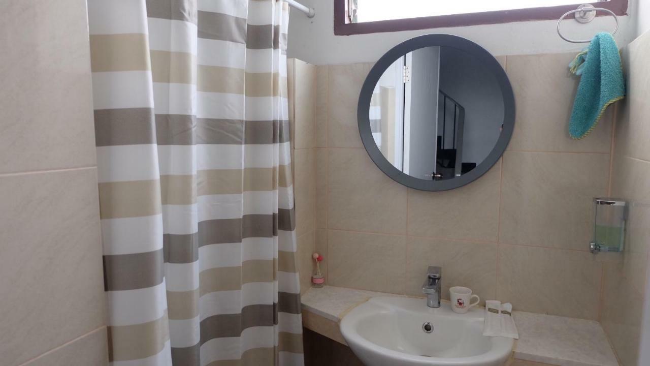 Why Not House Hostel Chiang Mai Buitenkant foto