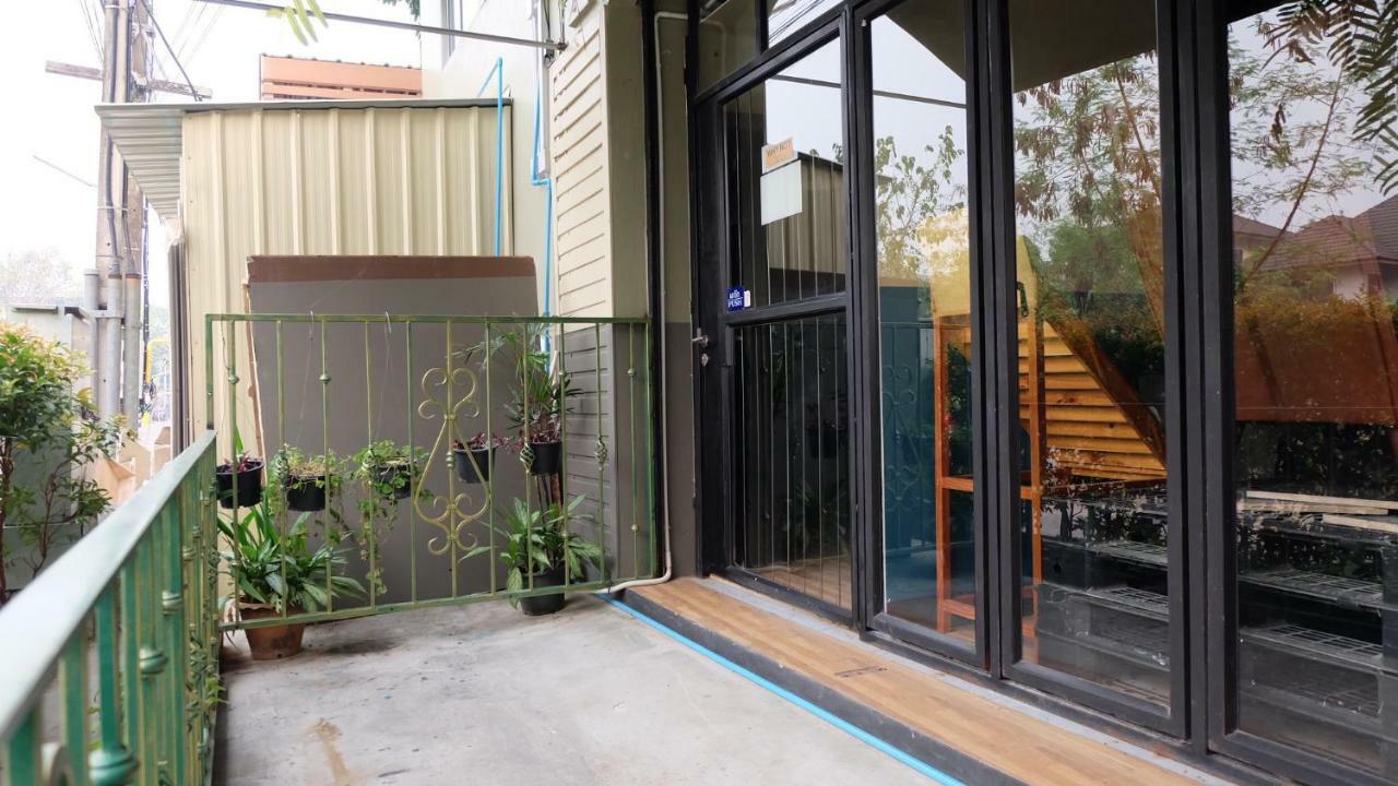 Why Not House Hostel Chiang Mai Buitenkant foto