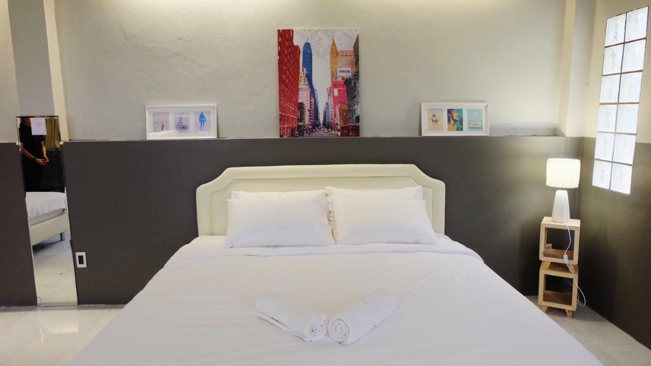 Why Not House Hostel Chiang Mai Buitenkant foto