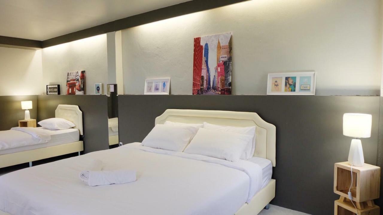 Why Not House Hostel Chiang Mai Buitenkant foto