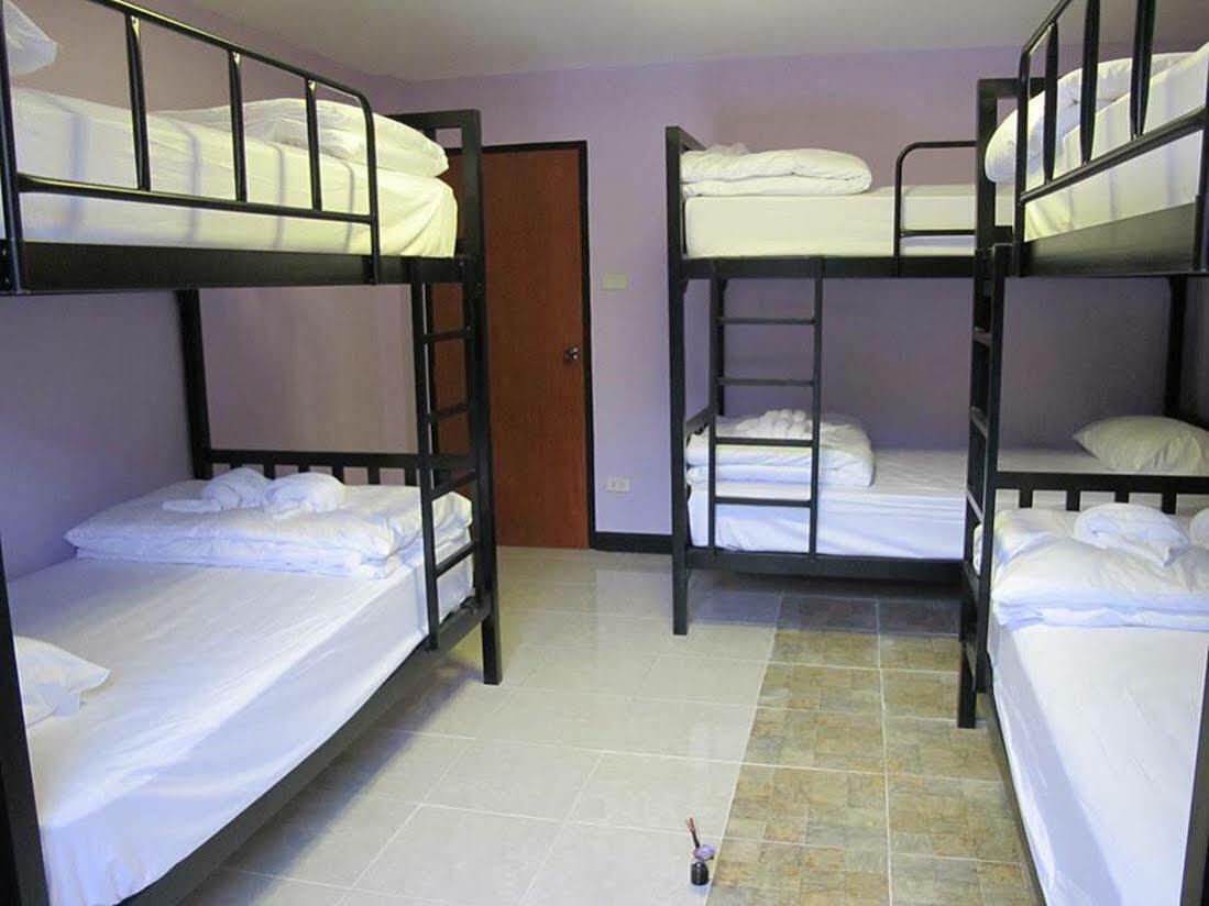 Why Not House Hostel Chiang Mai Buitenkant foto