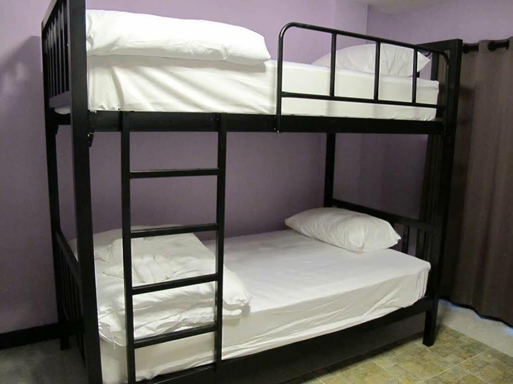 Why Not House Hostel Chiang Mai Buitenkant foto