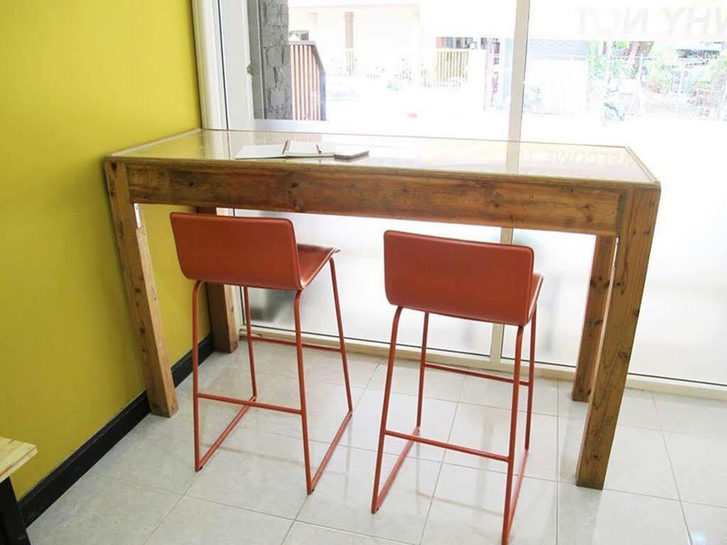 Why Not House Hostel Chiang Mai Buitenkant foto